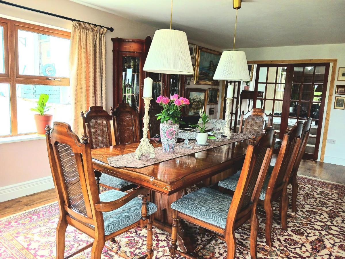 דירות באליהוניס Rural Retreat Near Knock מראה חיצוני תמונה